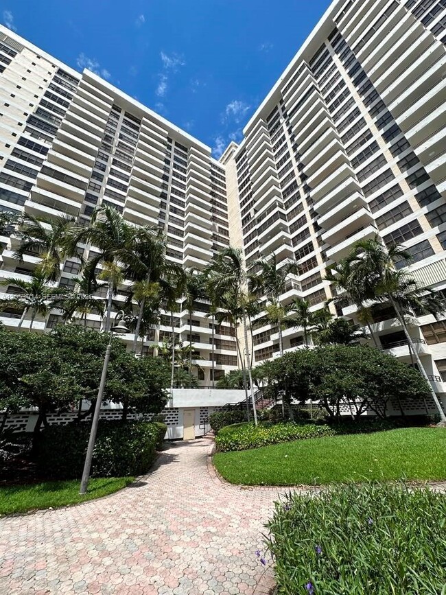 Building Photo - 600 Three Islands Boulevard