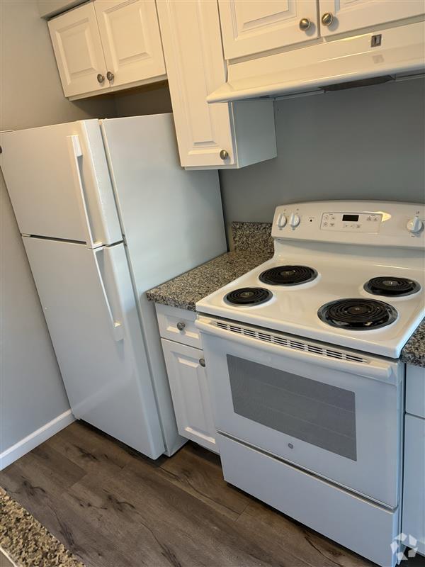 Building Photo - Heatherwood Apartments