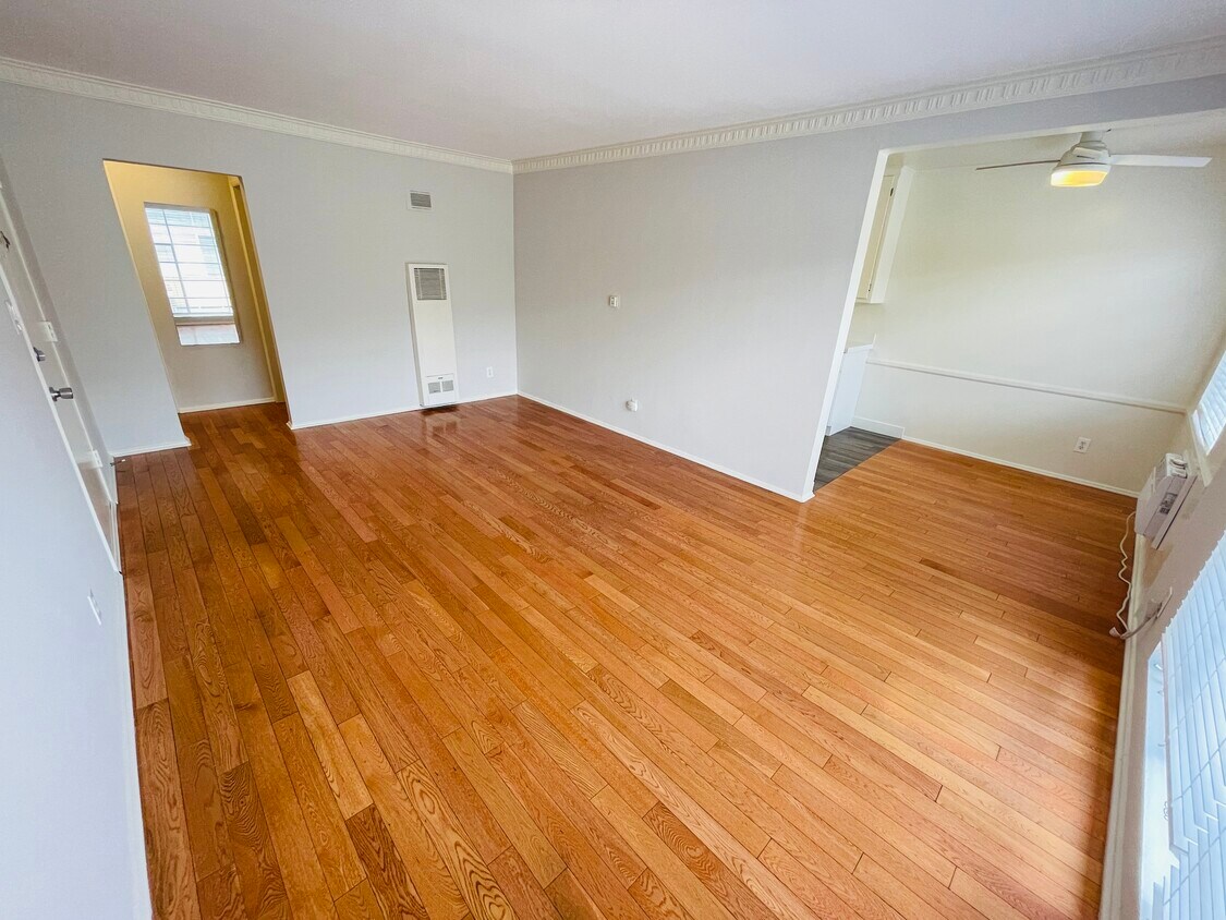 Unit #6 Living Room - 817 N Las Palmas Ave