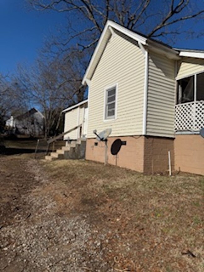 Building Photo - 2 bedroom & 1 Bathroom in the Beaumont Area.