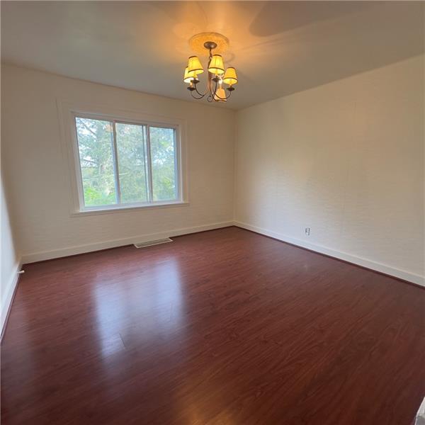 Foto del edificio - 240 Ridgewood Ave