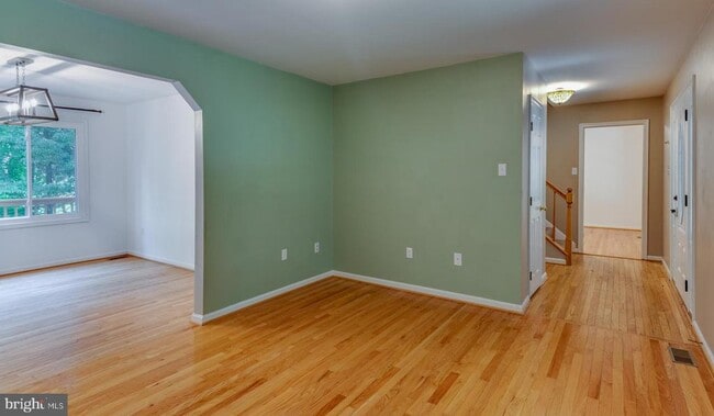 Building Photo - 8413 Manor View Rd