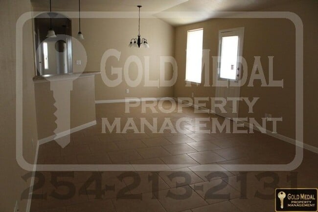 Building Photo - 4505 Cambridge Dr