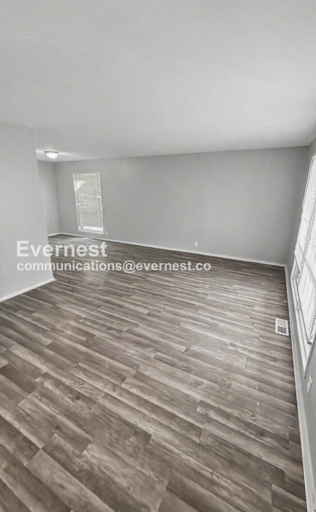 Building Photo - 2380 Grassland Dr