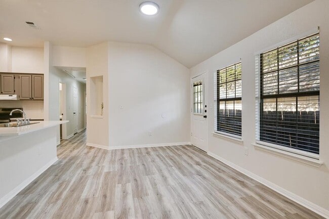 Building Photo - 3407 Blumie St