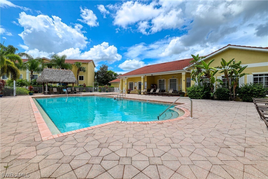 Foto del edificio - 8294 Key Royal Cir