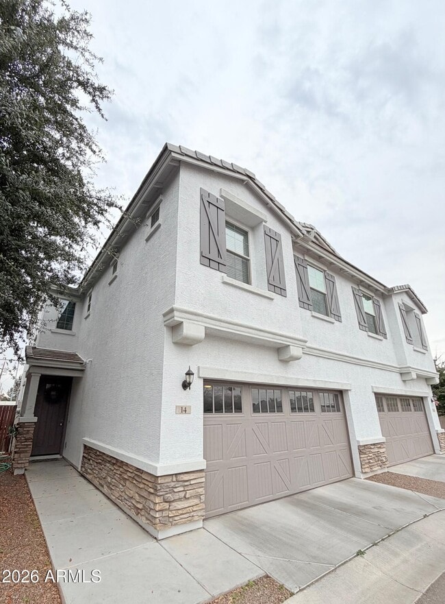 Foto del edificio - 2254 E University Dr