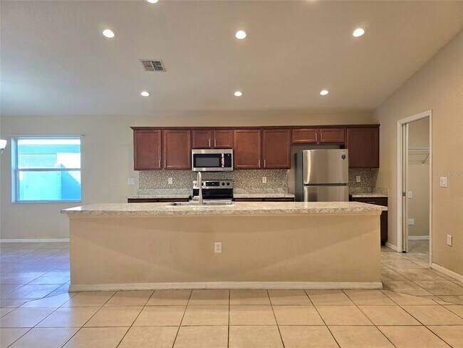 Foto del edificio - 1022 Rivershore Ave