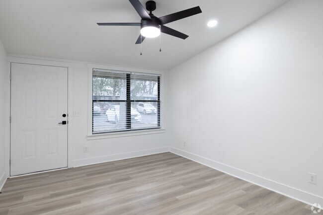 Foto del edificio - Flats at Beaumont -Newly-Renovated Condo-Style!
