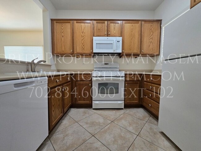 Building Photo - ~~Sun City Aliante 2 Bedroom + Den ~ 1200+ sq ft