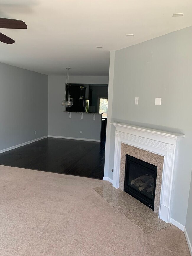 Foto del edificio - Traemoor Village Townhome