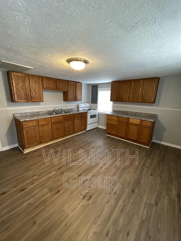 Building Photo - 311 Covington St