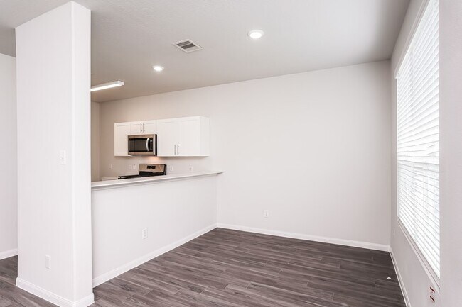 Foto del edificio - 14735 Kendalls Path Ct