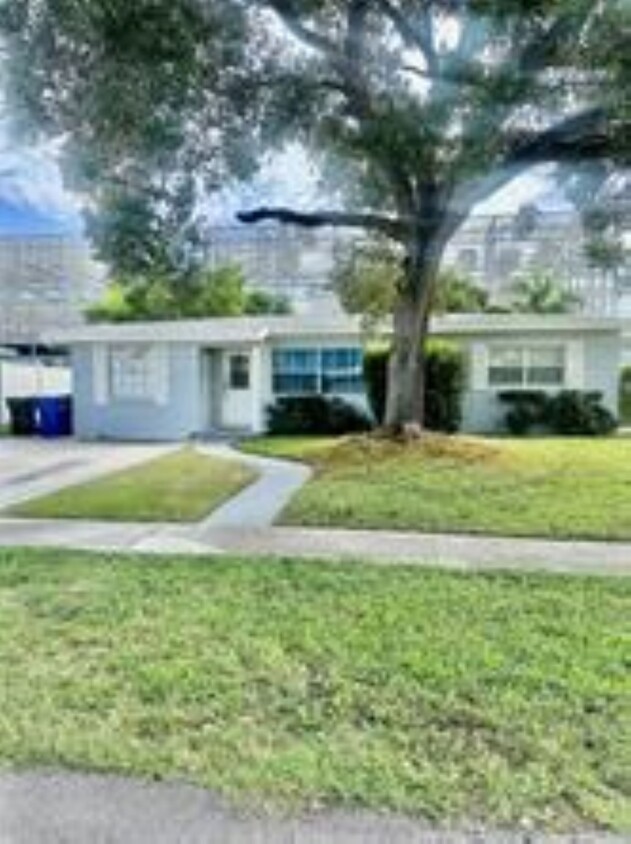 Foto principal - 1810 SW 22nd Ave