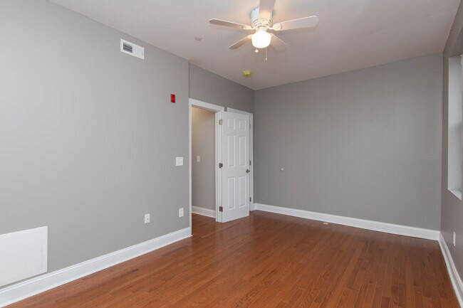 Building Photo - 1021 W Dauphin St