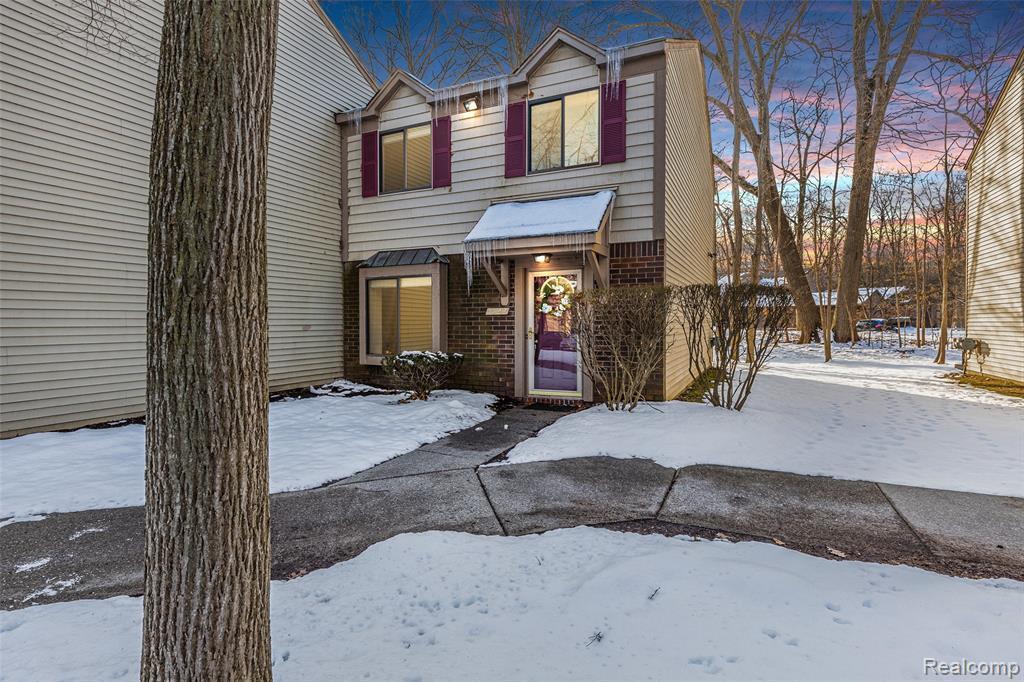 1522 Streamwood Ct, Rochester Hills, MI 48309 Condo for Rent in