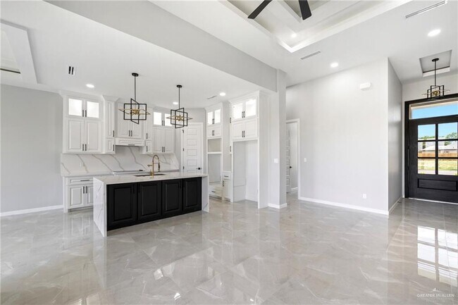 Building Photo - 8018 N 49th Ln
