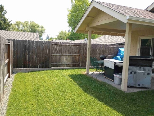 Building Photo - 1317 NW Conklin Ave