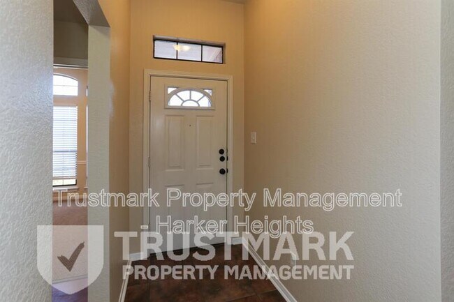 Building Photo - 4205 Whispering Oak Dr
