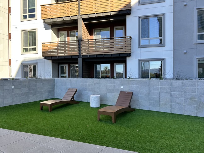 Foto del edificio - Blue Oak Square Apartments