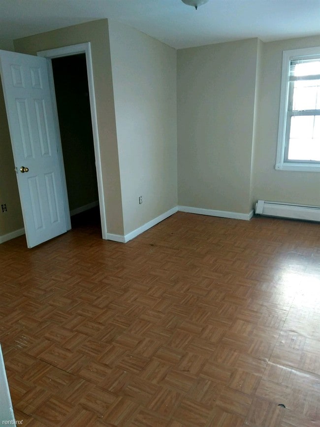 Building Photo - 476 Wethersfield Ave