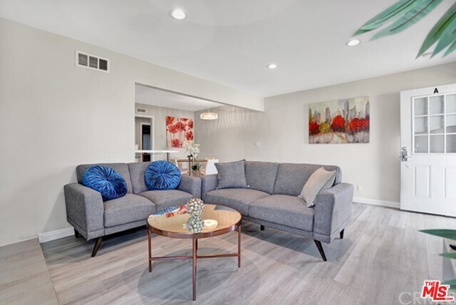 Foto del edificio - 17071 Oak Ln