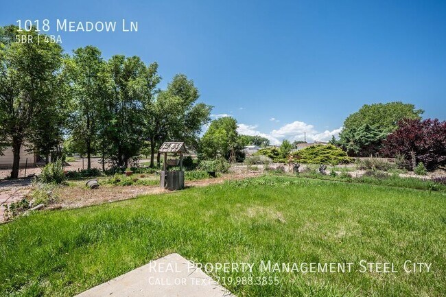 Foto del edificio - 1018 Meadow Ln