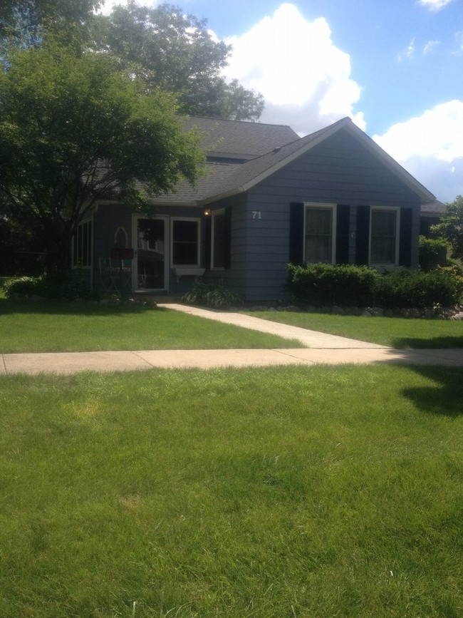 Foto del edificio - Cozy Cottage in Crystal Lake
