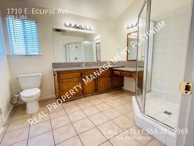 Foto del edificio - $1,995 3 Bedroom 2 Bath Home - Maple & Perrin