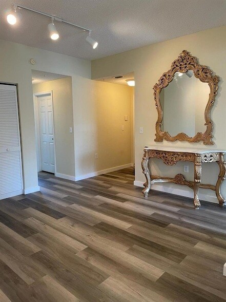 Building Photo - 3508 Windy Walk Way Unit 6206