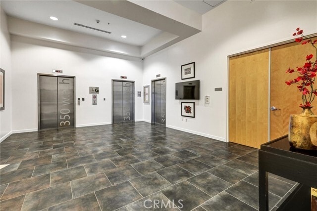 Foto del edificio - 350 W Ash St