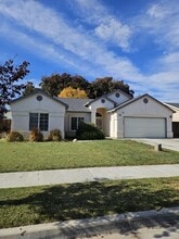 Building Photo - 1075 Sorrel Ave