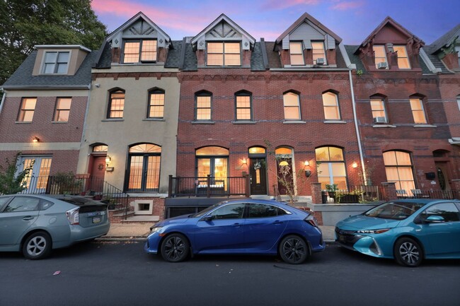 Building Photo - 4443 Sansom St