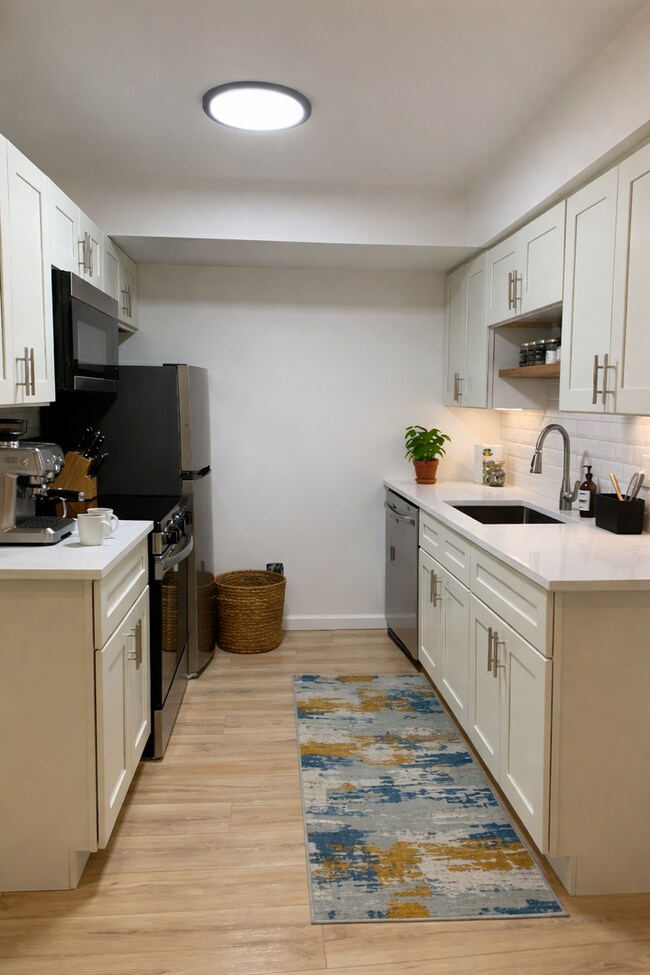 Building Photo - 40365 Plymouth Rd