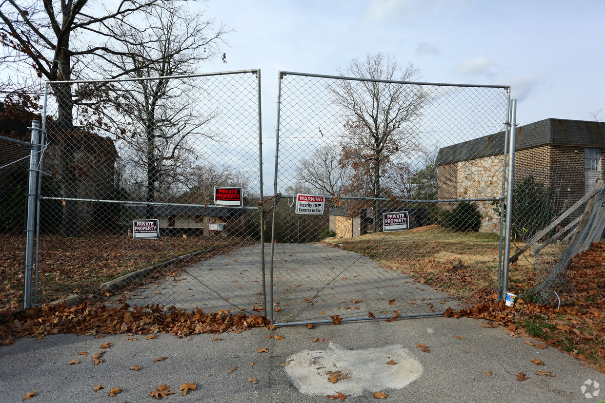 Building Photo - Somerset Hills Apartments