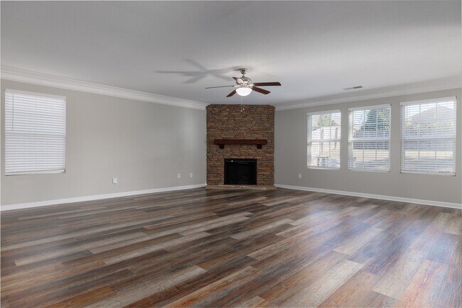 Building Photo - 2415 Bell Manor Dr SW