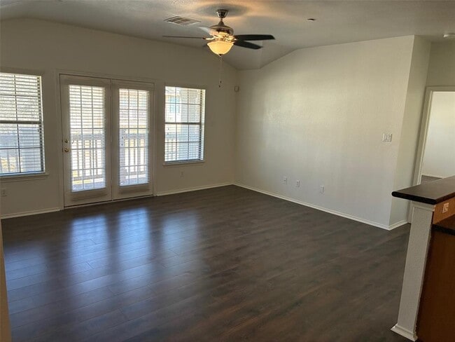 Building Photo - 9201 Brodie Ln