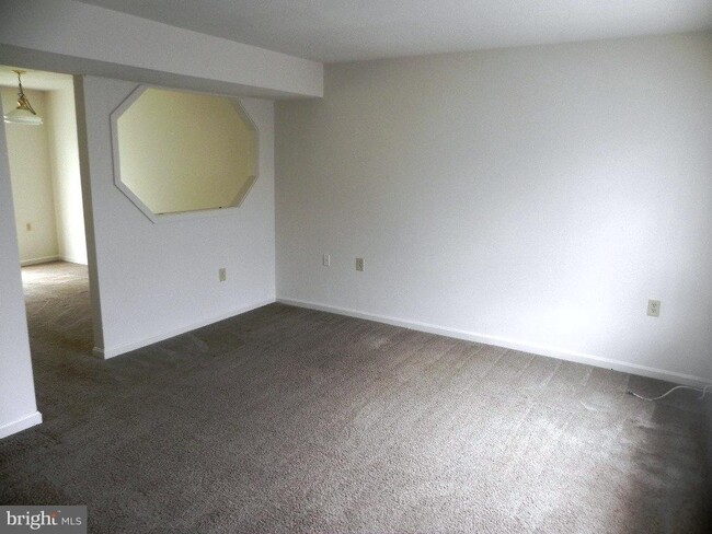Building Photo - 360 Tumbleweed Pl
