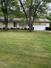 Building Photo - 221 Zenith Rd