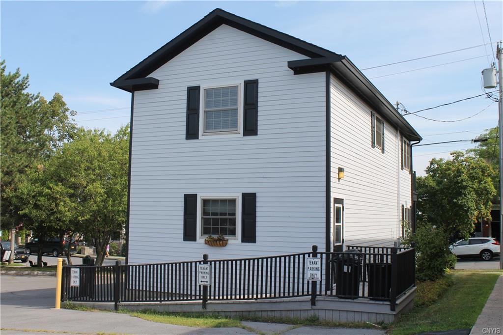 Primary Photo - 209 W Main St