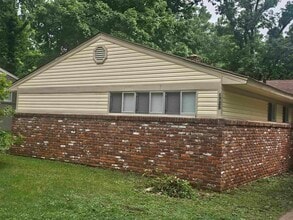 Building Photo - 1725 Claire Dr