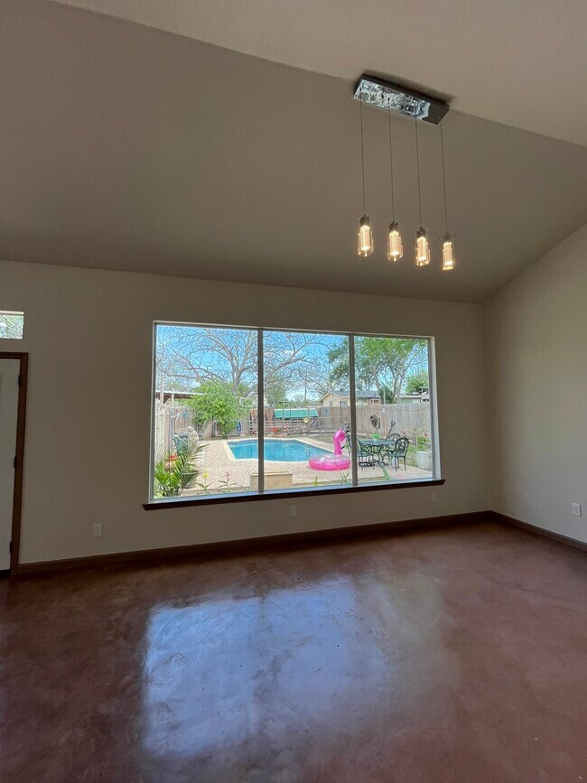 Large Windows with plenty of views - 710 W Baetz Blvd