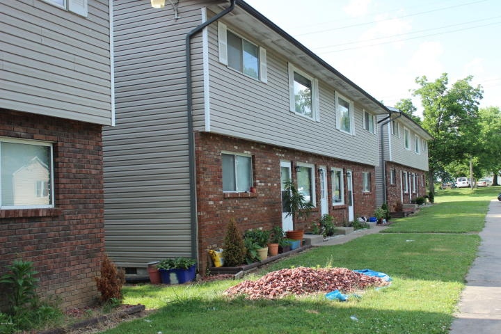 Primary Photo - Colonial East Apartments