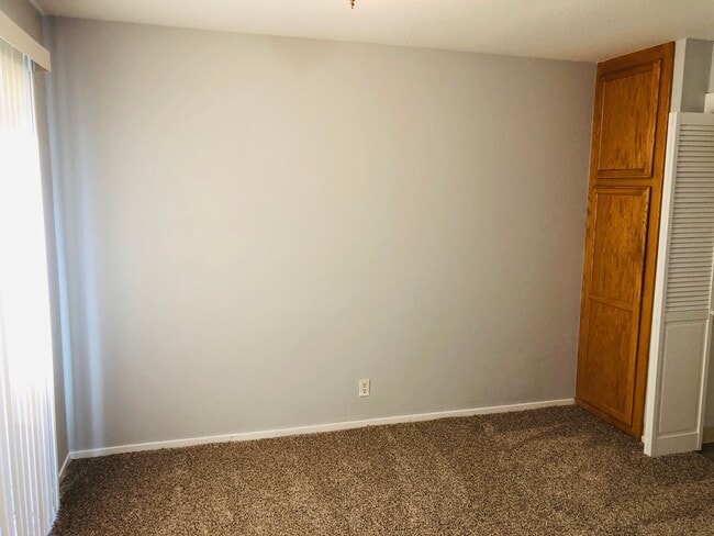 Foto del edificio - Great looking condo in a nice and clean co...
