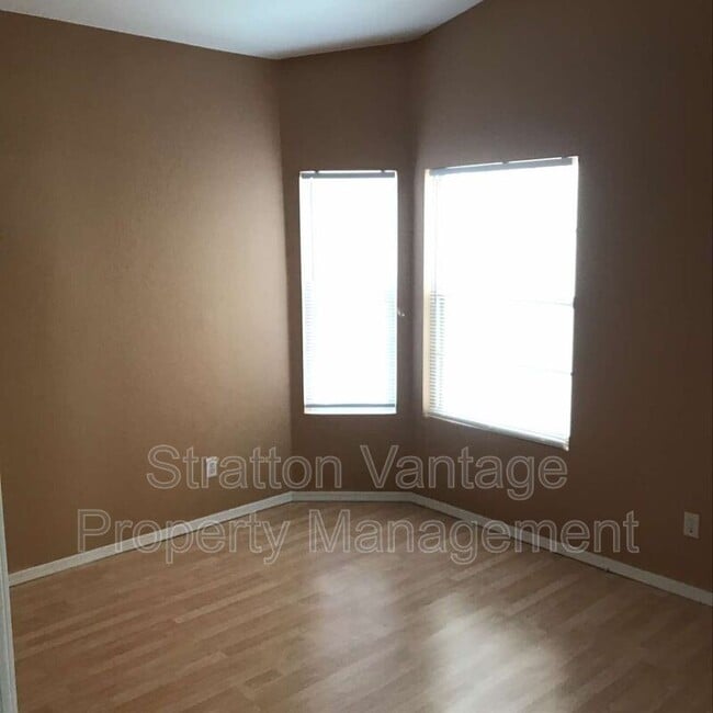 Building Photo - 6714 W Wahalla Ln