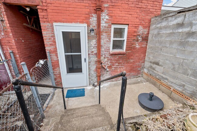 Foto del edificio - Updated 2 Bed 1 Bath Home With a Loft in Bloomfield - Available NOW!