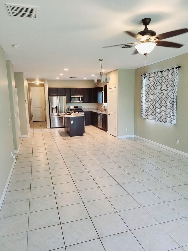 Building Photo - 4 Bedroom Single Family Home in gated community in Maricopa