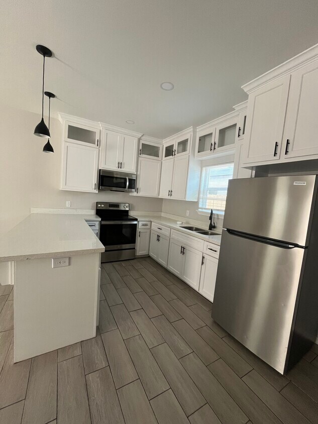 Kitchen - 1630 Playa Dr