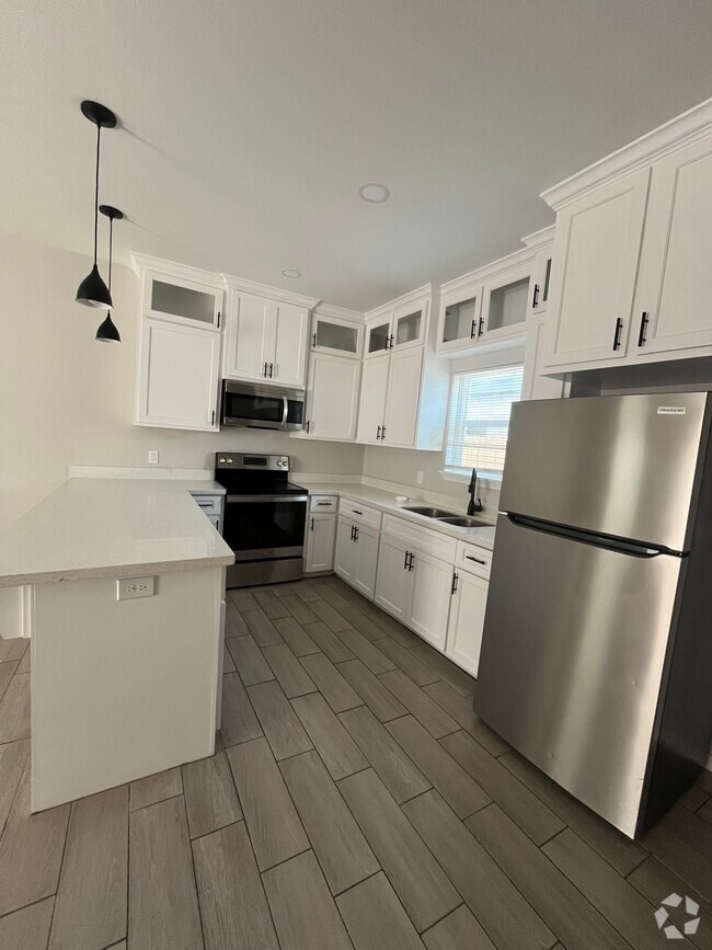 Building Photo - 1630 Playa Dr