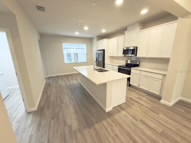 Foto del edificio - 15445 Bay Brg St